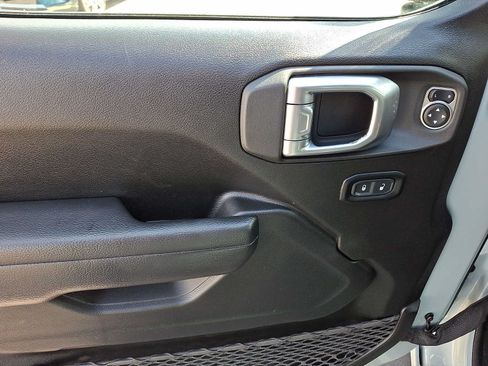Used 2023 Jeep Wrangler Unlimited Sport AWD/4WD image 13