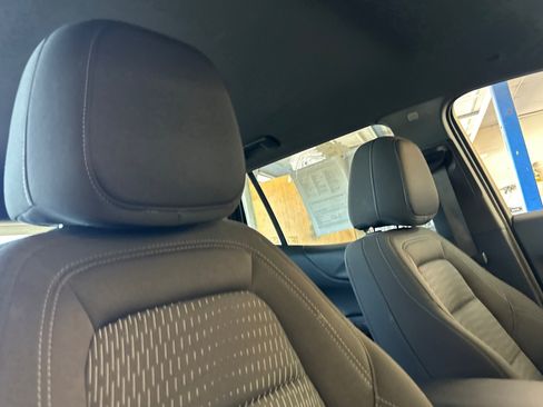 Used 2025 Chevrolet Equinox LT AWD/4WD image 17