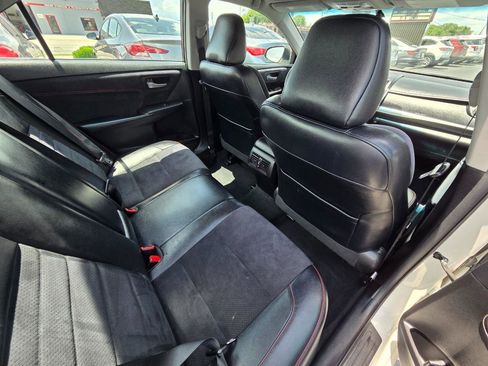 Used 2016 Toyota Camry XSE w/ Moonroof Package FWD image 16