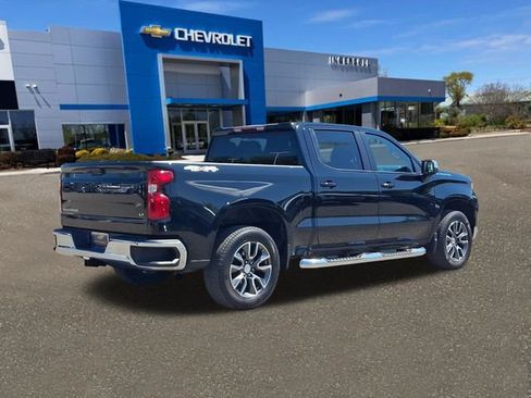 Used 2024 Chevrolet Silverado 1500 LT AWD/4WD image 27