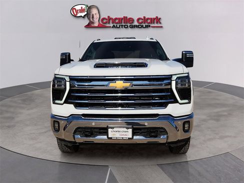 Used 2024 Chevrolet Silverado 2500 LTZ w/ LTZ Convenience Package image 9