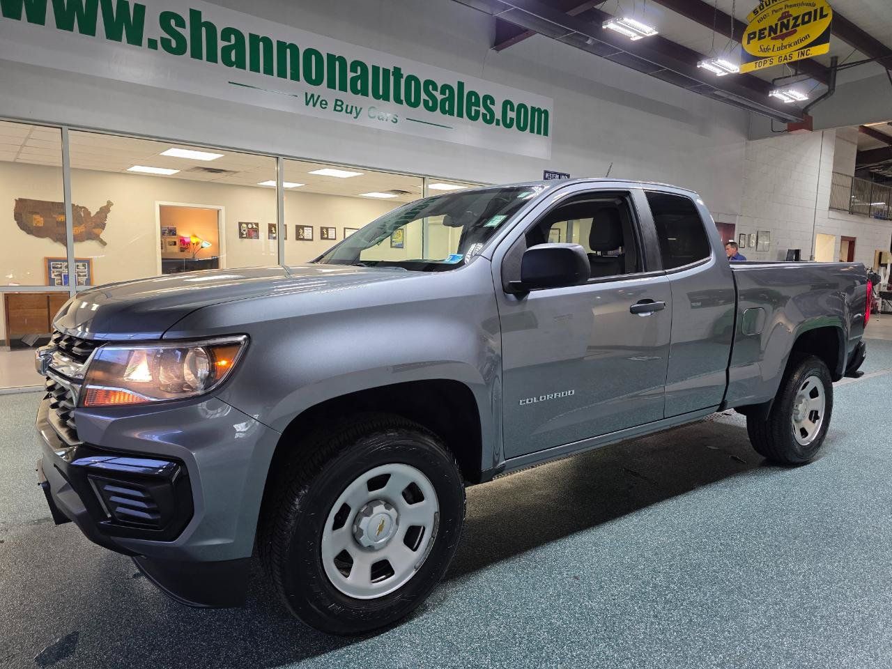 Used 2021 Chevrolet Colorado W/T RWD image 2