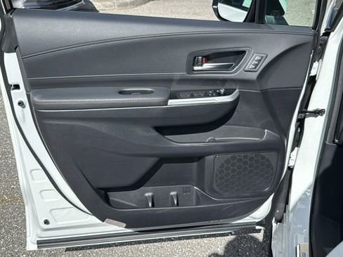 Used 2025 Toyota Sienna Limited image 18