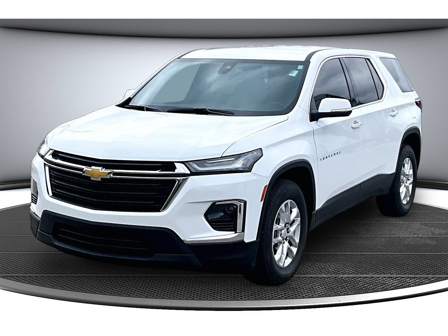 Used 2024 Chevrolet Traverse LS w/ Safety Package FWD image 15