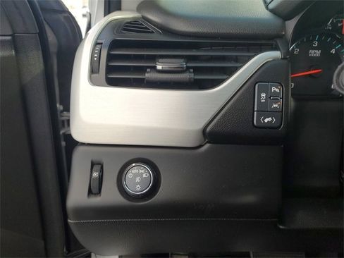 Used 2017 GMC Yukon SLE w/ Convenience Package image 27