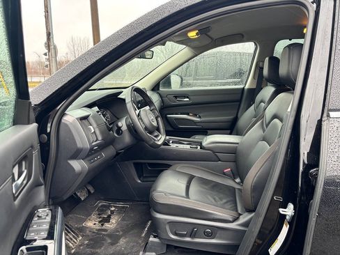 Used 2025 Nissan Pathfinder SL w/ Cargo Package AWD/4WD image 8