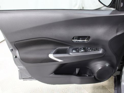 Used 2023 Nissan Kicks SV FWD image 6