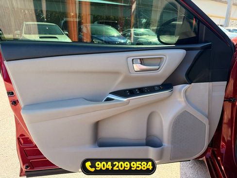 Used 2017 Toyota Camry SE FWD image 22