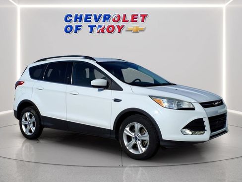 Used 2014 Ford Escape SE w/ Equipment Group 201A FWD image 1