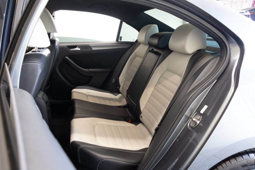 Used 2016 Volkswagen Jetta Sport FWD image 19