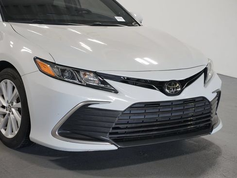 Used 2023 Toyota Camry LE FWD image 4