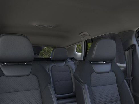 Used 2025 Chevrolet Trax LT w/ LT Convenience Package FWD image 24