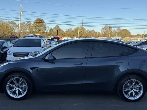 Used 2022 Tesla Model Y Long Range image 4