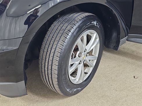 Certified 2017 Chevrolet Equinox LT w/ Convenience Package image 36