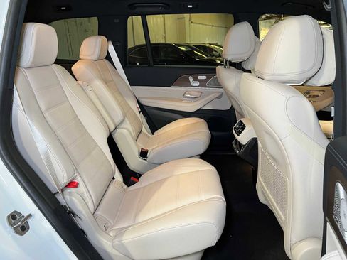 New 2025 Mercedes-Benz GLS 580 4MATIC image 12