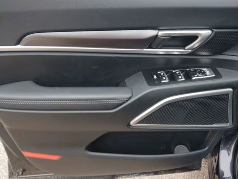 Used 2025 Kia Telluride S image 11