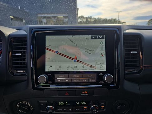 Used 2022 Nissan Frontier PRO-4X w/ Technology Package image 26