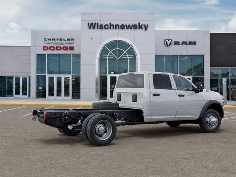 New 2026 RAM 5500 Tradesman w/ Chrome Appearance Group AWD/4WD image 4