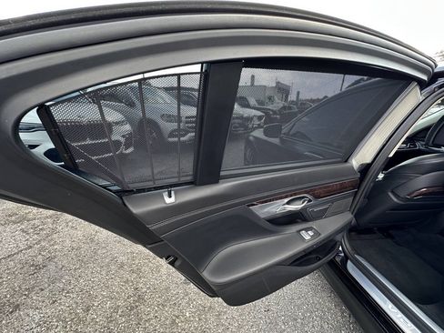 Used 2020 BMW M760i xDrive AWD/4WD image 21