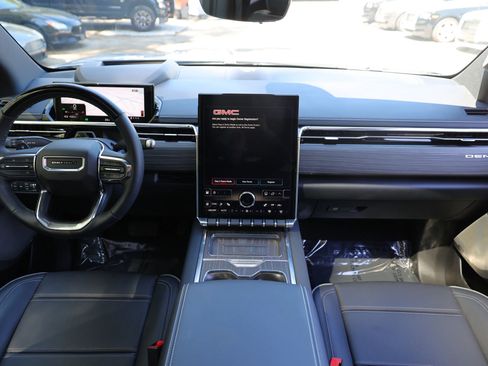 Used 2024 GMC Sierra EV Denali image 2