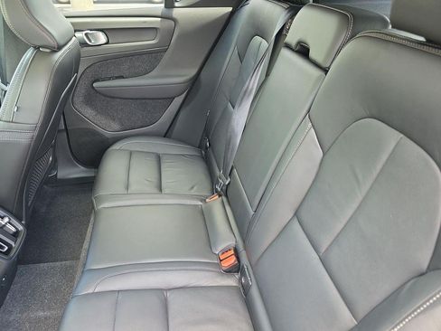 Used 2023 Volvo XC40 B5 Plus w/ Driver Assist Package AWD/4WD image 16
