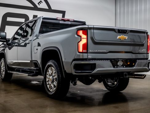 Used 2025 Chevrolet Silverado 3500 High Country w/ Technology Package AWD/4WD image 33