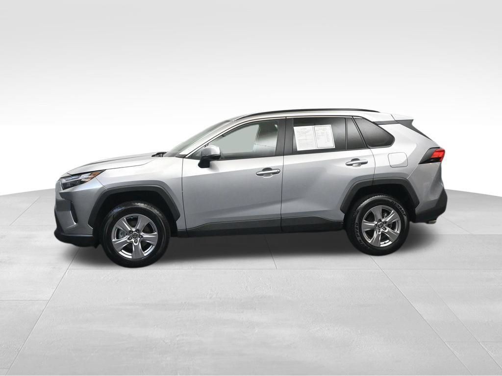 Used 2025 Toyota RAV4 XLE FWD image 2
