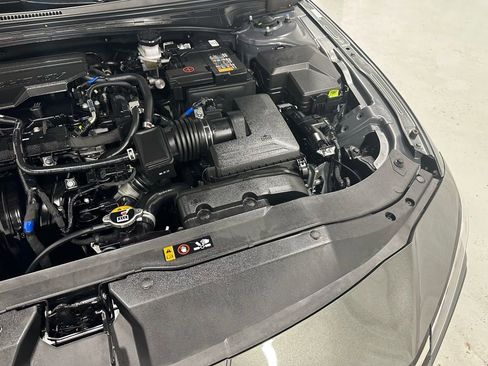 Used 2025 Hyundai Elantra SEL image 63