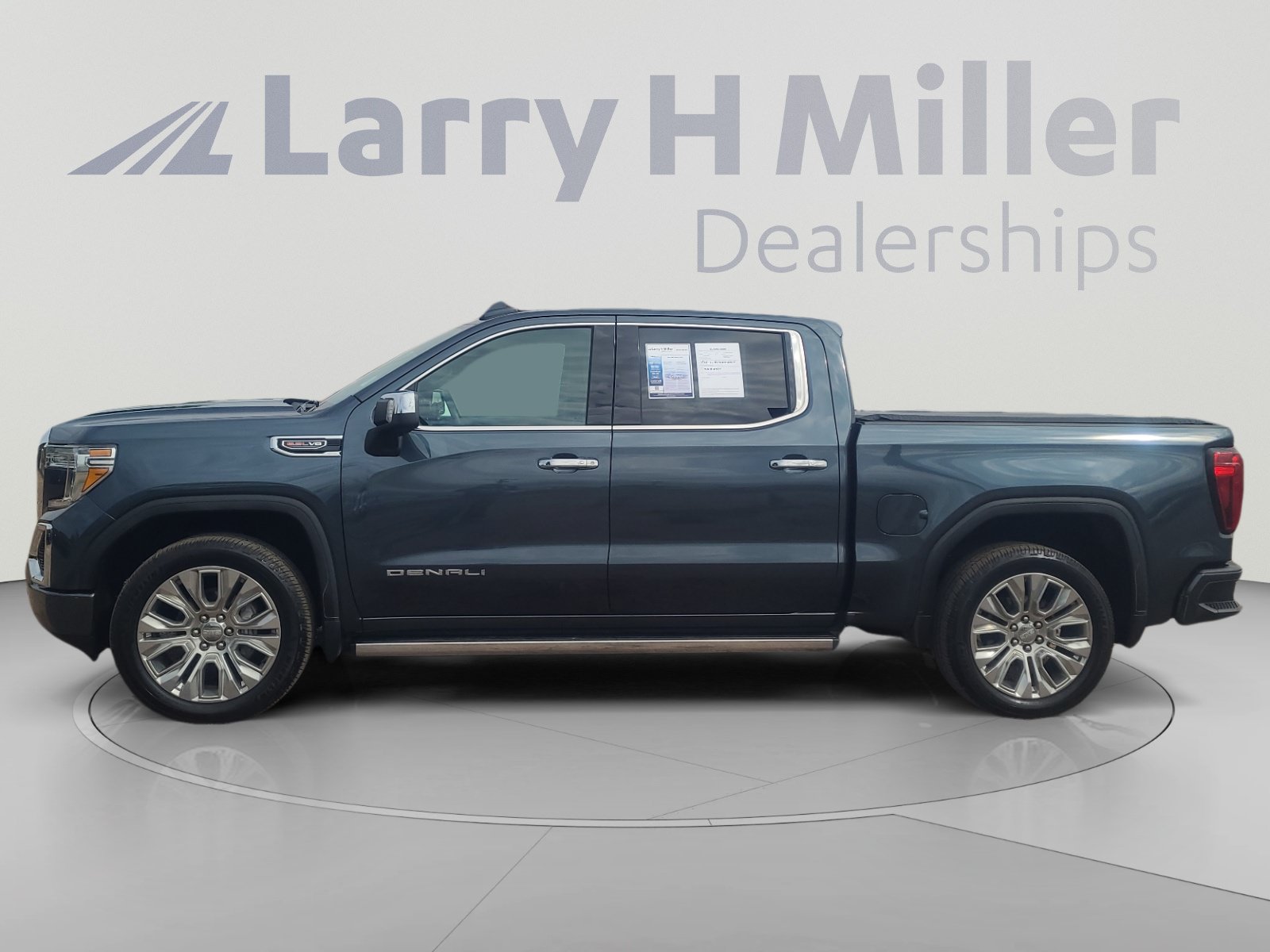 Used 2020 GMC Sierra 1500 Denali w/ Denali Ultimate Package AWD/4WD image 2