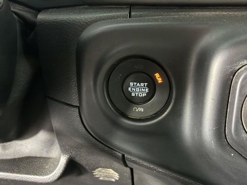 Used 2020 Jeep Gladiator Sport w/ Quick Order Package 24S AWD/4WD image 19