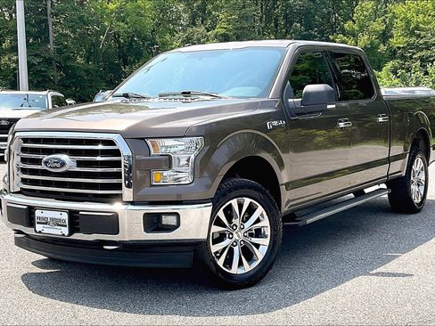 Used 2017 Ford F150 XLT w/ Equipment Group 302A Luxury AWD/4WD image 3