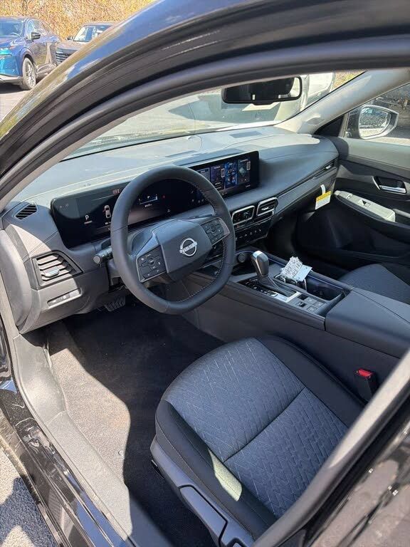 Used 2026 Nissan Sentra SV w/ SV Convenience Package FWD image 19