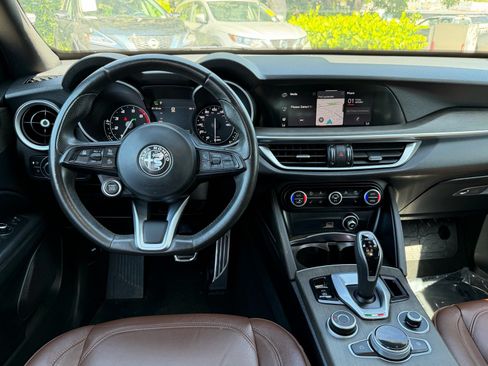Used 2022 Alfa Romeo Stelvio Ti AWD/4WD image 15