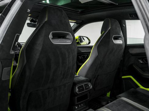 Used 2024 Lamborghini Urus Performante AWD/4WD image 31