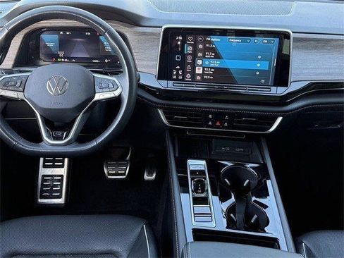 Used 2025 Volkswagen Atlas SEL Premium R-Line AWD/4WD image 9