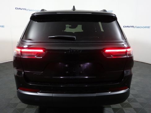 Used 2023 Jeep Grand Cherokee L Laredo AWD/4WD image 7