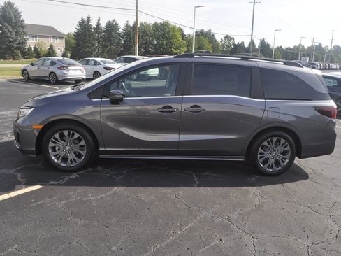 Used 2026 Honda Odyssey Touring image 4