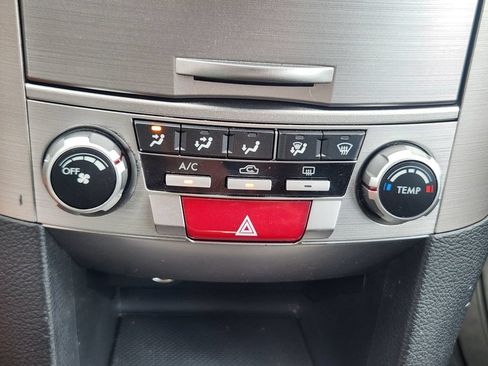 Used 2012 Subaru Outback 2.5i Premium AWD/4WD image 21