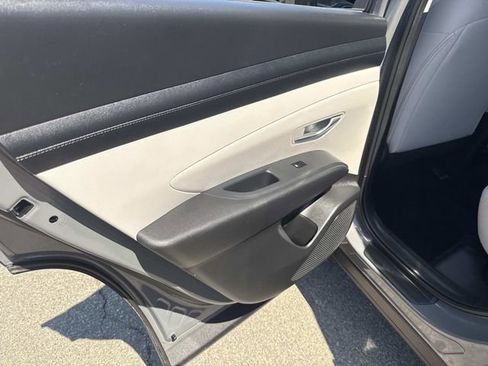 Used 2025 Hyundai Tucson SEL AWD/4WD image 17