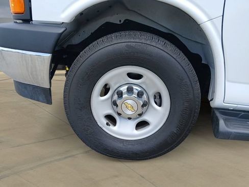 Used 2025 Chevrolet Express 3500 LT w/ LT Preferred Equipment Group RWD image 14