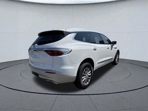 Used 2024 Buick Enclave Premium image 2
