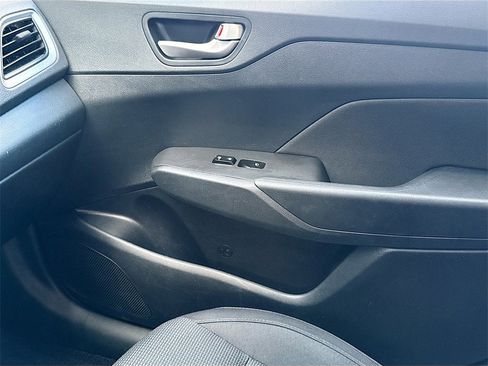 Used 2020 Hyundai Accent SE image 24