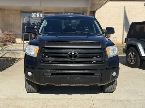 Used 2016 Toyota Tundra SR5 w/ SR5 Upgrade Package image 2