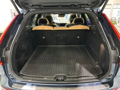 Used 2018 Volvo XC60 T5 Inscription w/ Convenience Package AWD/4WD image 35