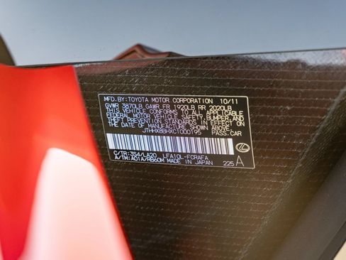 Used 2012 Lexus LFA RWD image 39