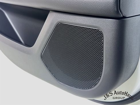 Used 2020 Jaguar XF S image 32