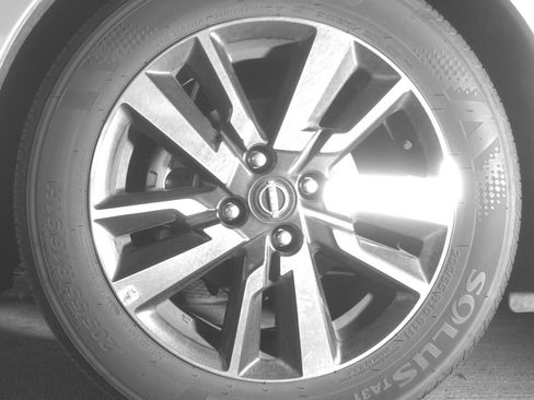 Used 2025 Nissan Versa SV FWD image 12