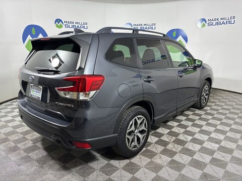 Used 2020 Subaru Forester Premium image 11