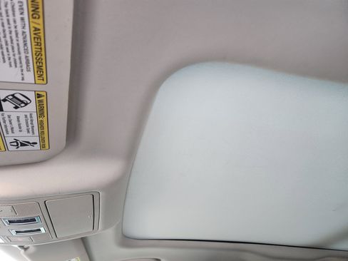 Used 2018 Jaguar F-PACE Prestige image 26