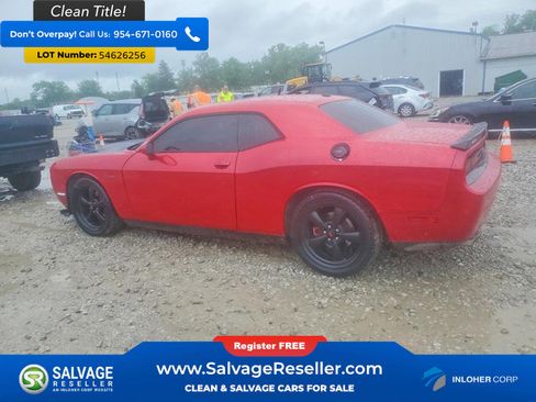 Used 2012 Dodge Challenger R/T RWD image 3
